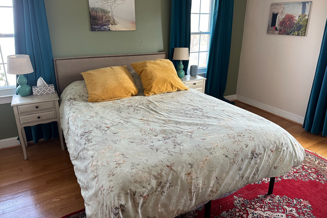2nd floor main bedroom, view 2, queen bed - Cozy Silver Spring Home, Convenient to UMD