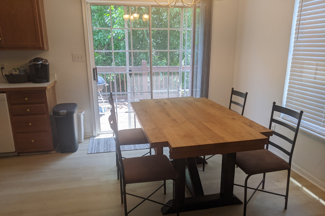 Kitchen - Fully furnished - 1 Room available with shared bath - less than 10 minutes from LU House