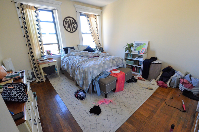 Bedroom - 4 Bed Available 9/1/26! *CONTACT NOAH 603-470-8181 Apartments