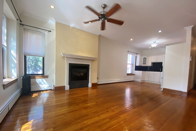 x - SOUTH END 2 BED PLUS OFFICE OR 3 BED 1 BATH - LAUNDRY IN UNIT - HEAT INCLUDED