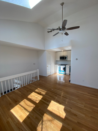 Hub Realty - Brighton, newly renovated 3 bedroom duplex Apartments