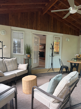 2-Season Patio room with wood vaulted season - Furnished guest suite-Vernon Lane-Yardley. Large studio near the bucolic Delaware canal tow path House