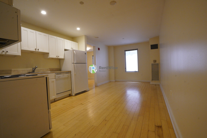 1 - AVAIL NOW-Boylston 1bed Student OK. NO FEE Apartments