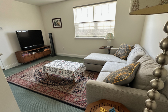Sitting room - Furnished loft in shared home for female-Inverness Dr-South Brunswick