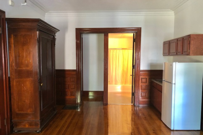 LIVING ROOM - NO BROKER FEE - STUNNING ONE BEDROOM APARTMENT AT 1061 BEACON STREET, BROOKLINE AVAILABLE 9/1/2026