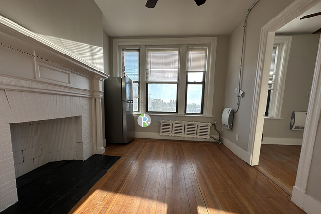 1 - SEPT 2025-Incredible Harvard Sq location. sweet 1 bed. Pets Ok, NO FEE Apartments