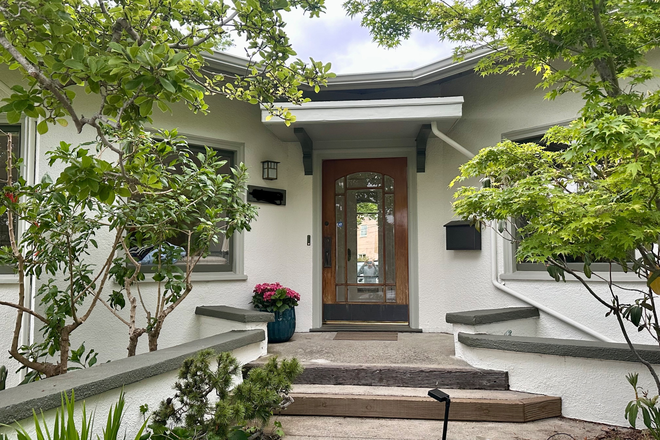 Welcome! - Furnished three bedroom home with deck and bay view, North Berkeley
