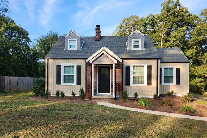 Front Entry - 1243 Brookwood Dr House