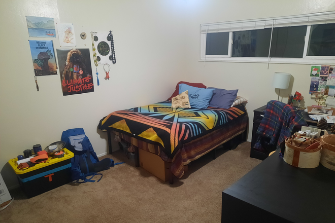 Big bedroom - Furnished (if wanted) 2bed/1bath at 1590 Oregon st. Apartments