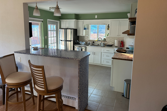 Kitchen - Sublet Close to Campus - 1 Bedroom plus Private Bath in Duplex (Rent Negotiable) Duplex