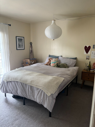 Bedroom - SPRING SUBLEASE - Upstairs Duplex - 20 minute walk to campus and Pearl St.