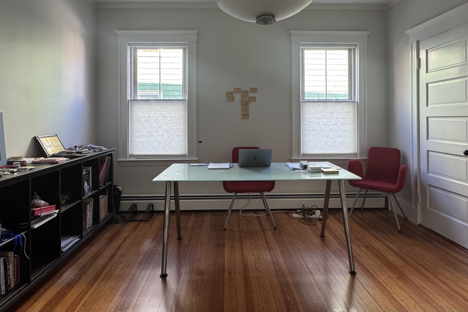 Study room - 1-Bedroom apartment close to Harvard Yard and Whole Foods Market/Furnished/Call or leave message