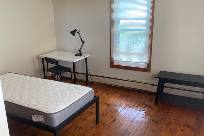 Bedroom - 10 Morton Ave.     directly across from UMASS Dartmouth