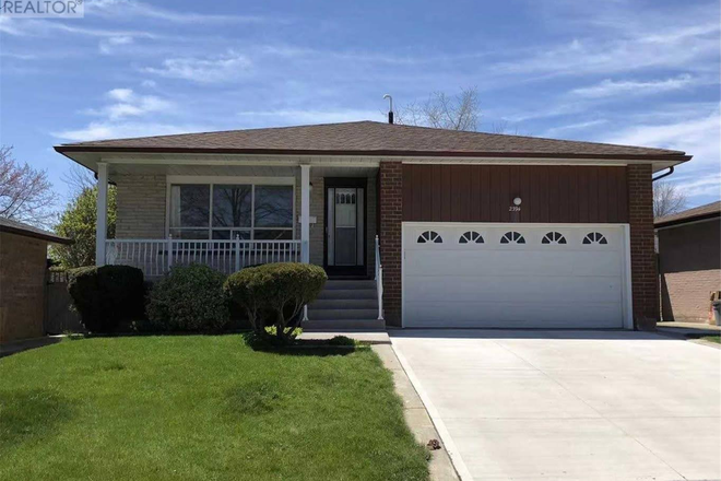 Front Entrance - 2 private bedrooms to rent in share house