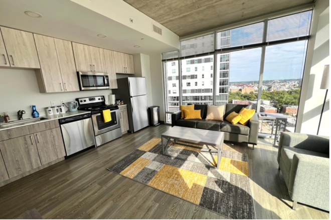 Living Room - Fully Furnished Apartment Near Temple – Vantage Apartments