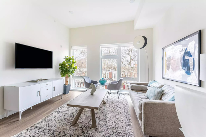 living room - 3BR/2Bath Private Deck | Stylishly Furnished | West Powelton | Flexible - Jan25 | Free Month Apartments