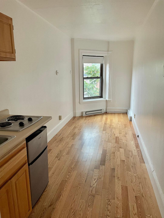 STUDIO - CHECK THIS OUT! UNFURNISHED BROOKLINE STUDIO AT 1061 BEACON STREET AVAILABLE JANUARY 1 Apartments