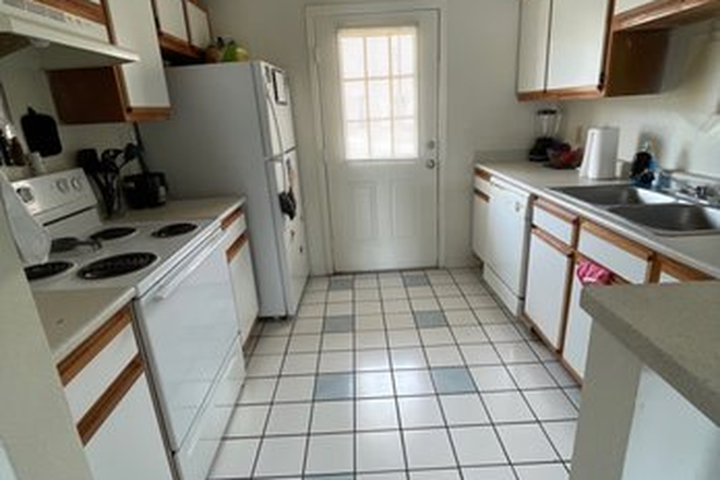This is how the kitchen looks like - Campus Crossing on Alafaya Apartments