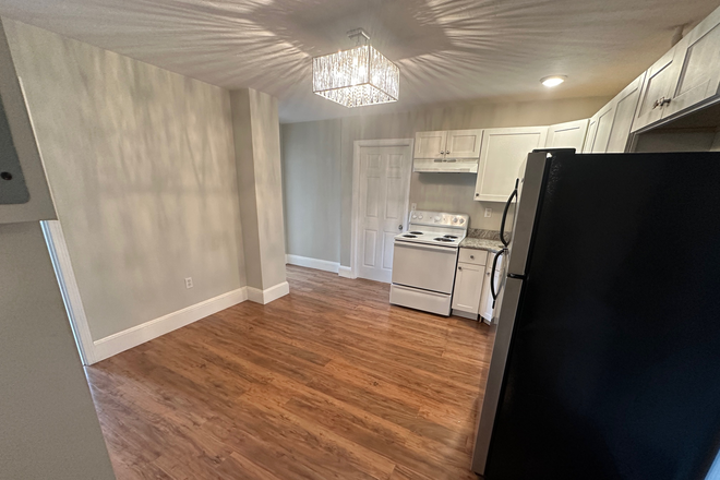 Call NOW for showings! 617-236-8600 - HANOVER ST - SPLIT 2BR FOR 3 PPL W/ HEAT INC, LNDRY IN BLDNG AVAIL *6/1/2026* IN HISTORIC NORTH END!