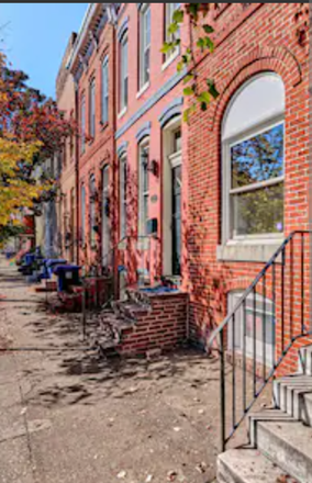  - BEAUTIFUL HOME FOR FEMALE STUDENTS INCLUDES UTILITIES AND WEEKLY MAID SERVICE