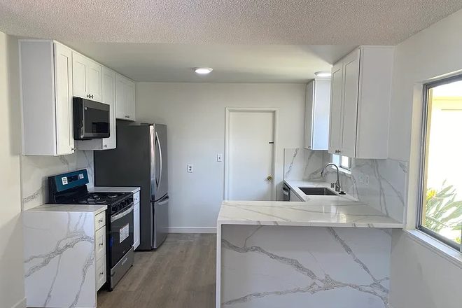 Kitchen - UTC Master Bedroom to Sublet starting July 1st, 2025 - December 31st, 2025