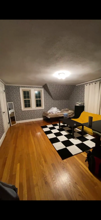 bedroom - May 23-Aug 23 Sublease Walking Distance to UMass and Downtown