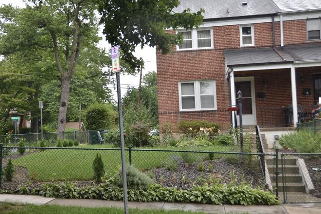 200 Linden Ave - 200 Linden Av,e, Towson, MD - Townhome for Rent (2 blocks from Towson U.) (Baltimore County)