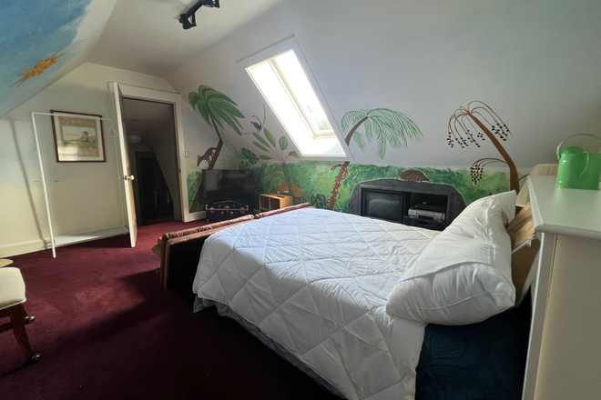 Studio - SUNNY NORWICH STUDIO ON HORSE FARM House