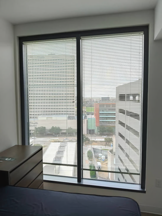 View - Life Tower Apartments, Summer Sublease, 9 min walk to Medical Center