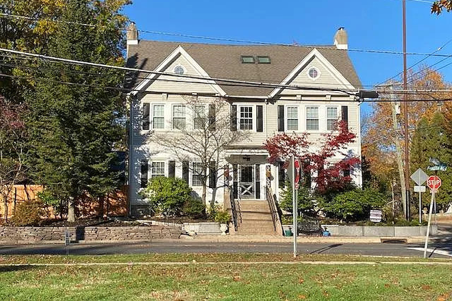 Outside - 1BR apt-Princeton Ave-Rocky Hill