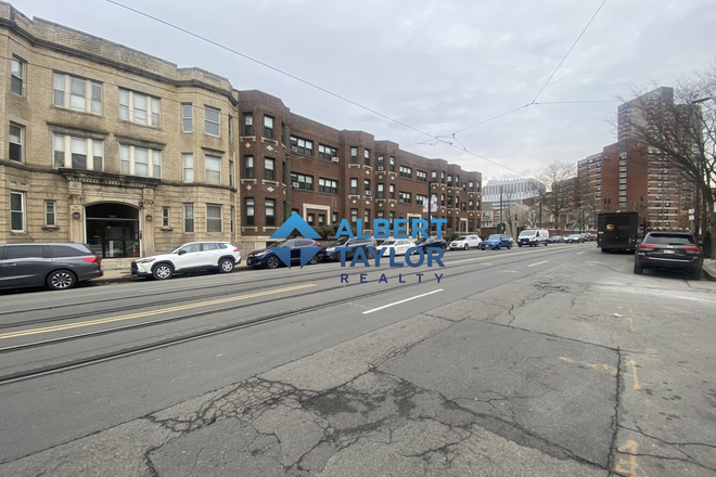 Huntington Ave - Low-Cost 4 Bed 2 Bath on Greenline!!
