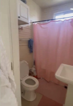 Shared Bathroom - South Pine Townhome