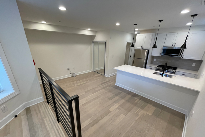 Living / kitchen - 75 Florida Ave NW Unit 1 Apartments