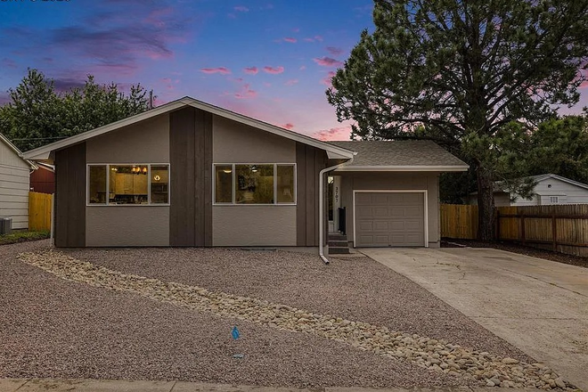 Exterior of House - Quiet Bedroom close to UCCS