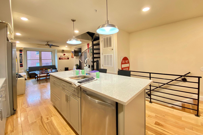 kitchen - 1950 N Gratz St #2F Apartments