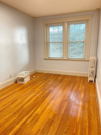 The master bedroom - This Apartment closes to BC campus, BC shuttle, B.C.D subway and BU