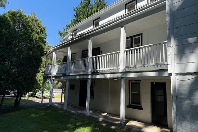 Exterior - 19 South Prospect St # 2 - 3BR (Downtown) Apartments