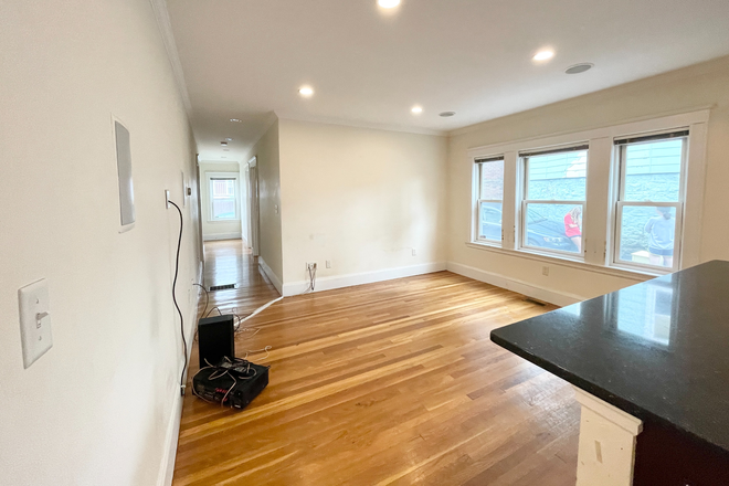 living room - Stunning 5 Bedroom 2 Bathroom! Condo