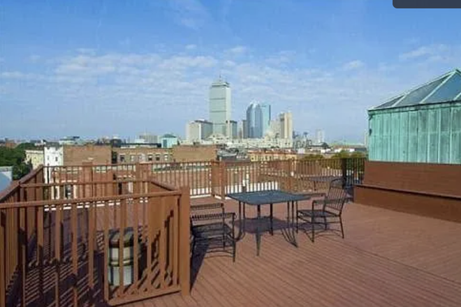 Roof deck - 3-bedroom apartment next to campus