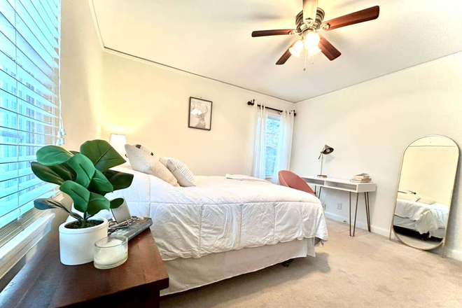 Bedroom - Private Bedroom - Summer Leasing Avaliable House