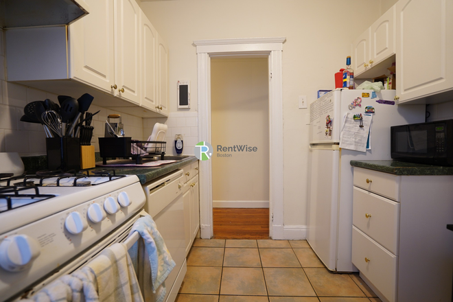 1 - JULY-AUG-SEPT 2026-Amazing Brighton 2 beds | H/HW inc | Whole Foods | Easy MBTA | No Broker Fee Apartments