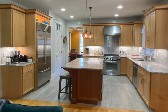Kitchen - Beautiful and spacious 4 BR house for rent in Amherst!
