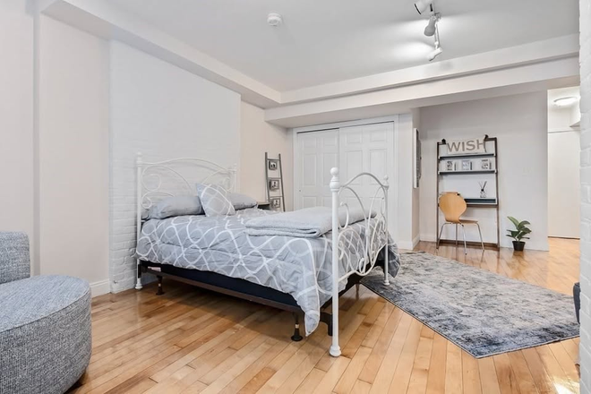 Studio - Newly Renovated studio in the <3 of Porter Square, pre-war architecture, 10 minute walk to Harvard Apartments