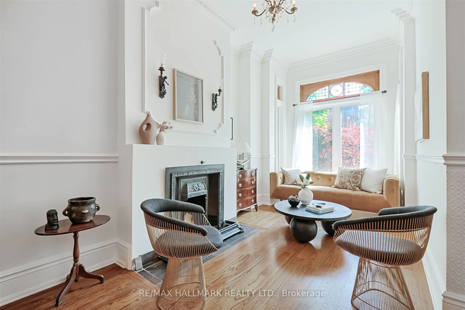 Living - Rooms Available in 3-Bedroom Home Just West of Campus