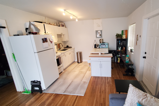 Photo - 1 bed / 1 bath in hip Riverside Park! Triplex