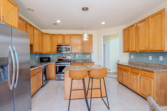 Kitchen - Furnished 4 Bedroom, 3100 Sq F T House with Bedroom in an upscale neighborhood in Monroe, NJ