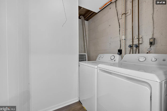 Washer and Dryer - Berwyn House Apartment Walk to Campus