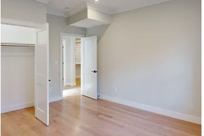 Living Space - Updated Allston 4 Bed Apartments