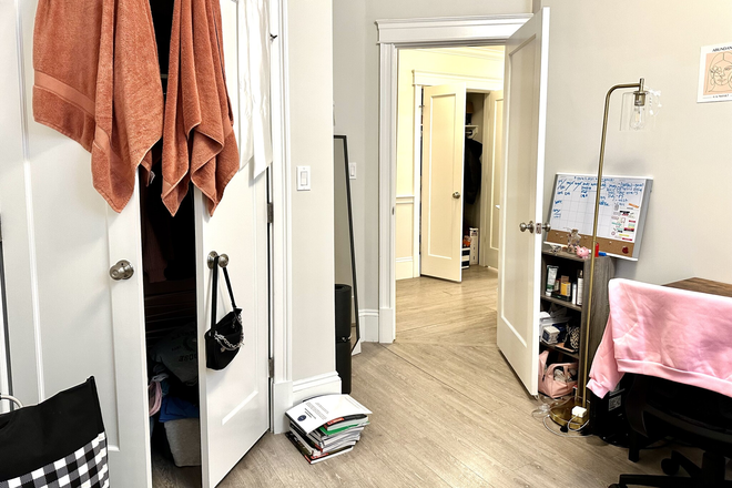 1 - Garden 2 bedroom on Comm Ave 9/1 no fee Apartments