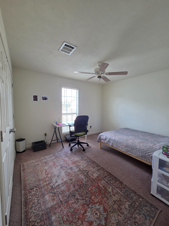 Bedroom - Room with Private Bathroom in 2 BR Townhouse - Bus #15 at Door • Free Parking